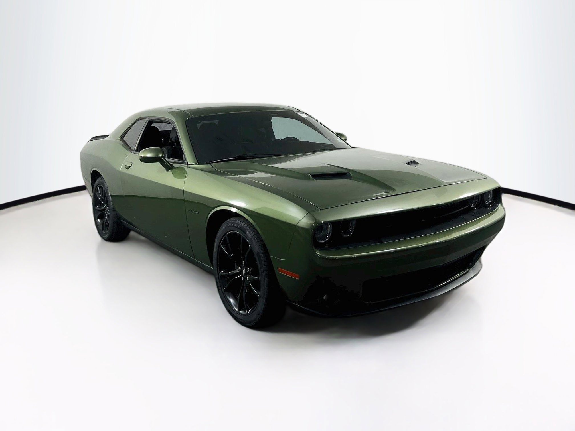 Used 2018 Dodge Challenger R/T w/ Blacktop Package RWD image 3