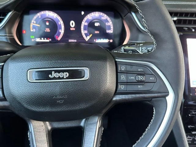 Used 2023 Jeep Grand Cherokee Limited image 23