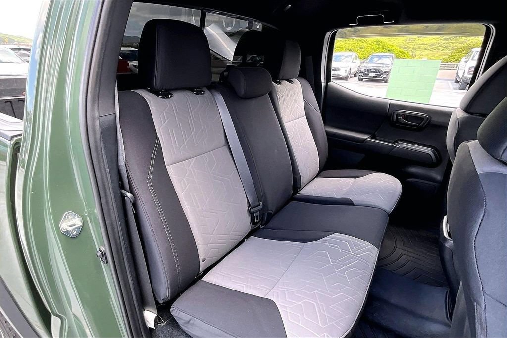 Used 2021 Toyota Tacoma SR AWD/4WD image 29