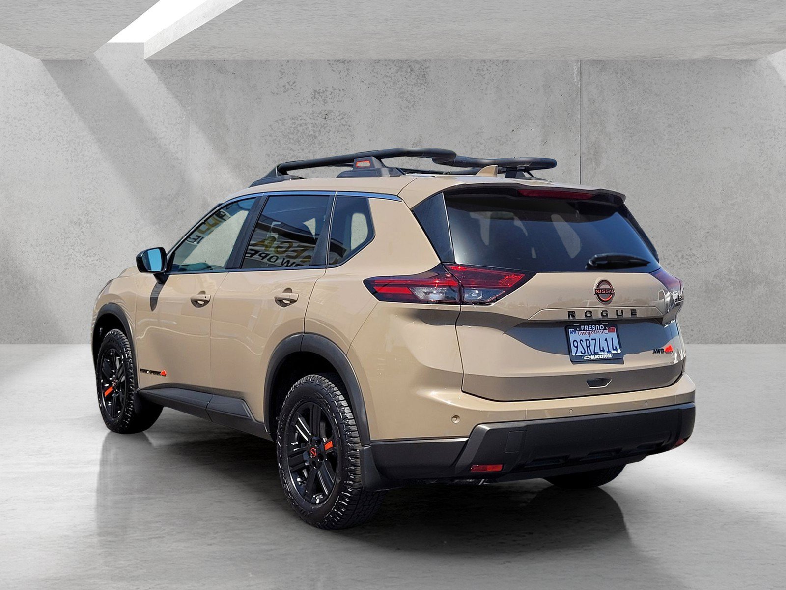 Used 2025 Nissan Rogue SV AWD/4WD image 7
