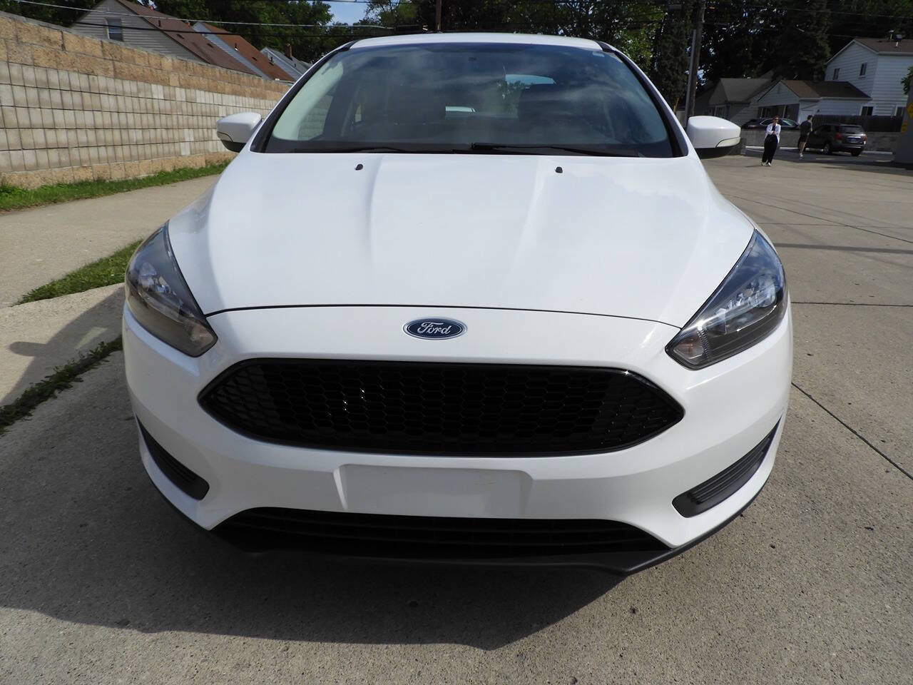 Used 2018 Ford Focus SE w/ Cold Weather Package FWD image 3