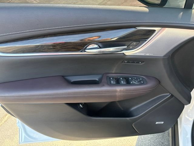 Used 2023 Cadillac XT6 Premium Luxury w/ Technology Package FWD image 17