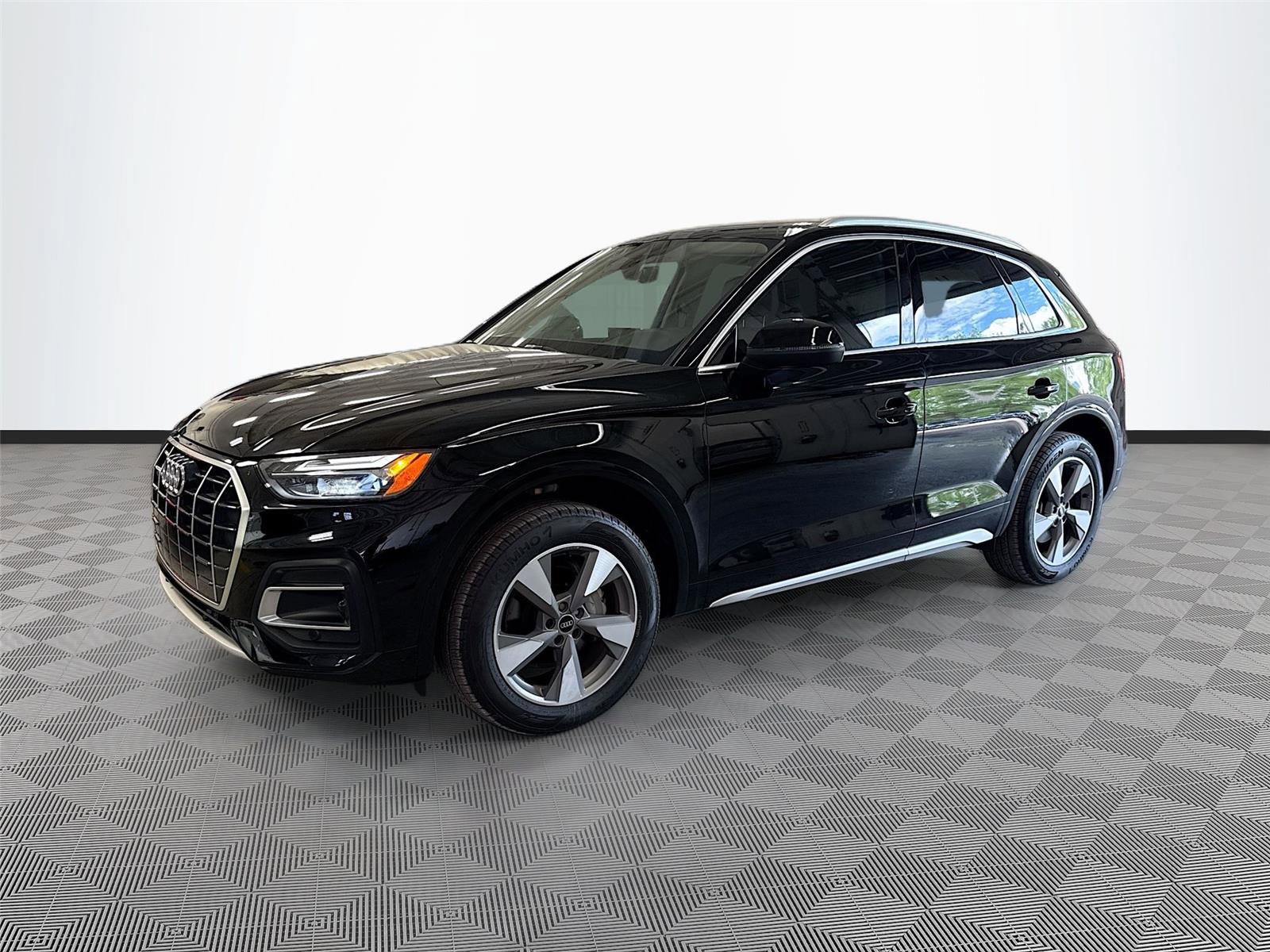 Certified 2022 Audi Q5 2.0T Premium Plus AWD/4WD image 3