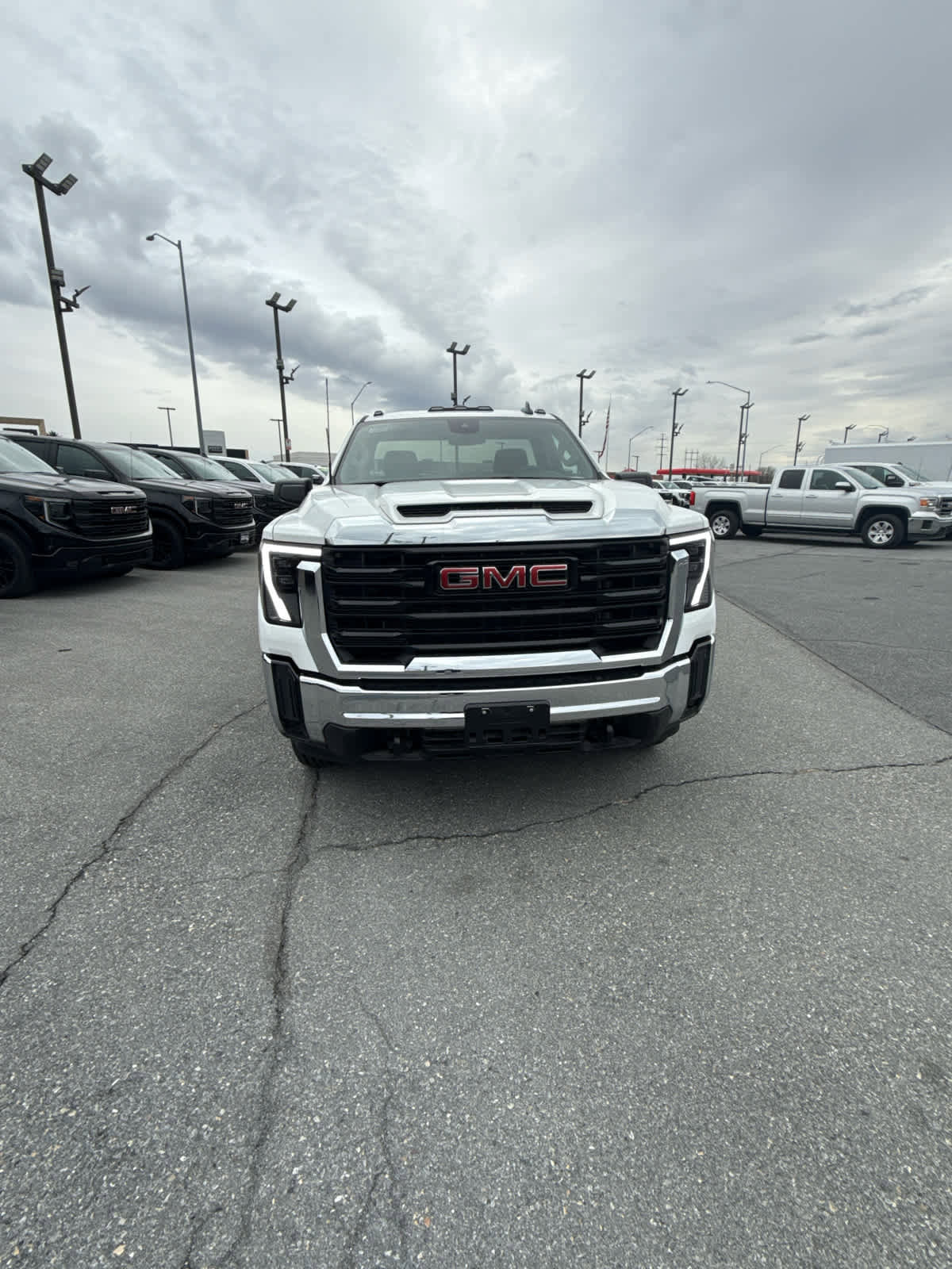 New 2024 GMC Sierra 2500 Pro w/ Convenience Package image 16