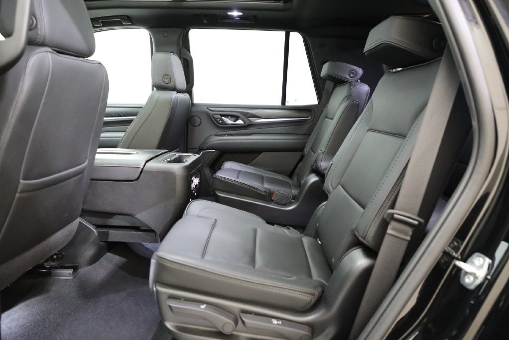 Used 2022 GMC Yukon Denali w/ Advanced Technology Package AWD/4WD image 12