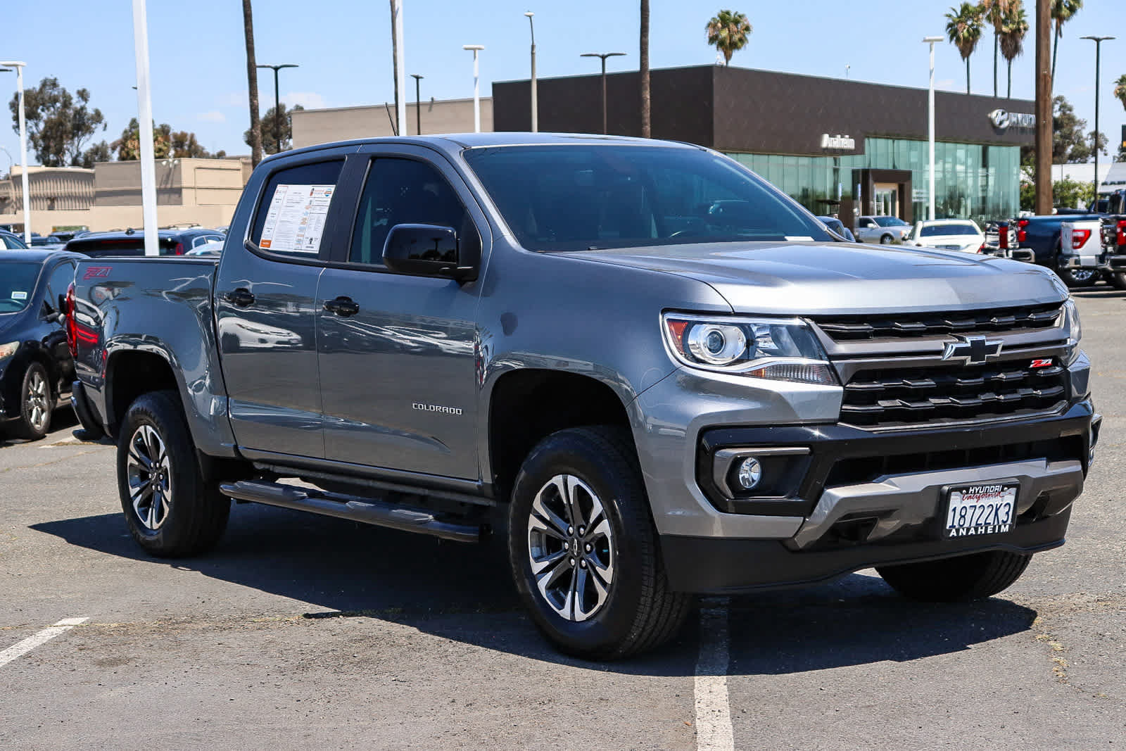 Used 2021 Chevrolet Colorado Z71 AWD/4WD image 3