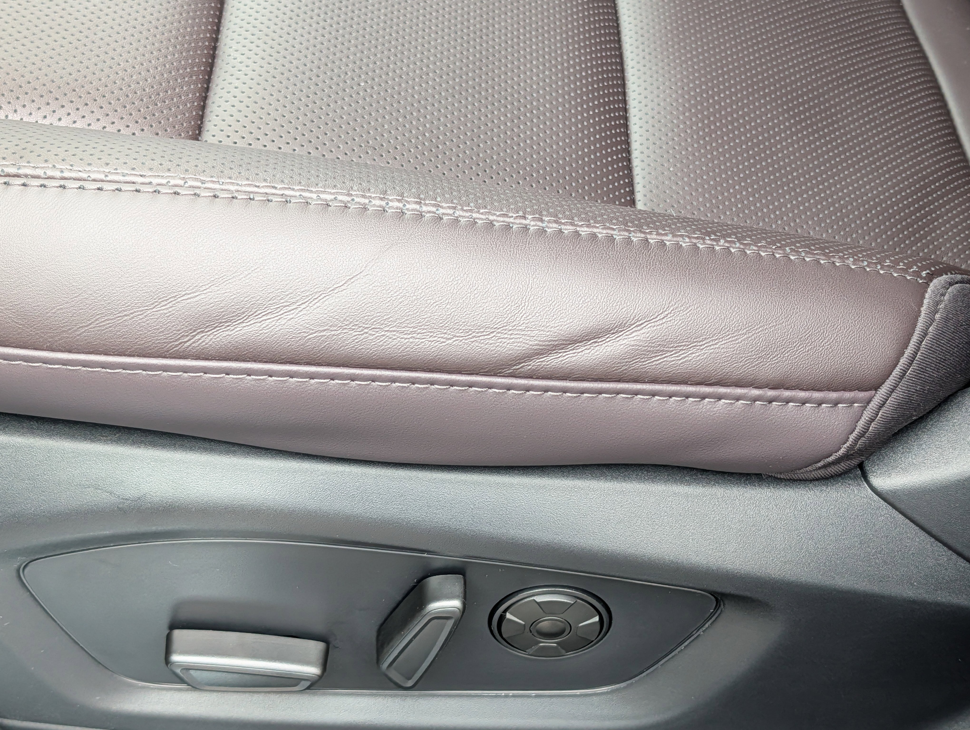 New 2026 Ford Explorer Platinum w/ LUX Leather Package image 56