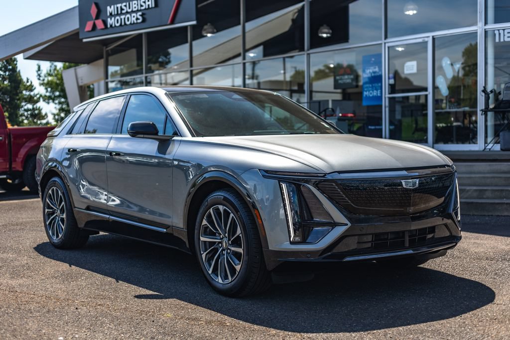 Used 2024 Cadillac Lyriq Sport RWD image 6