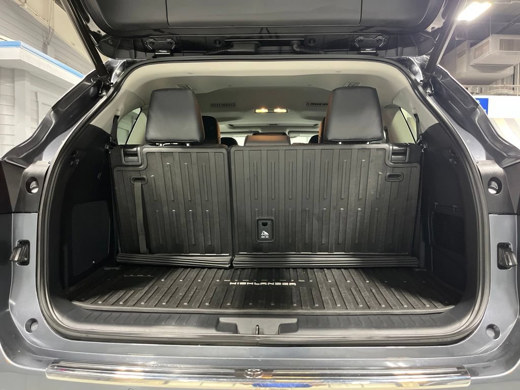 Used 2020 Toyota Highlander Limited AWD/4WD image 38