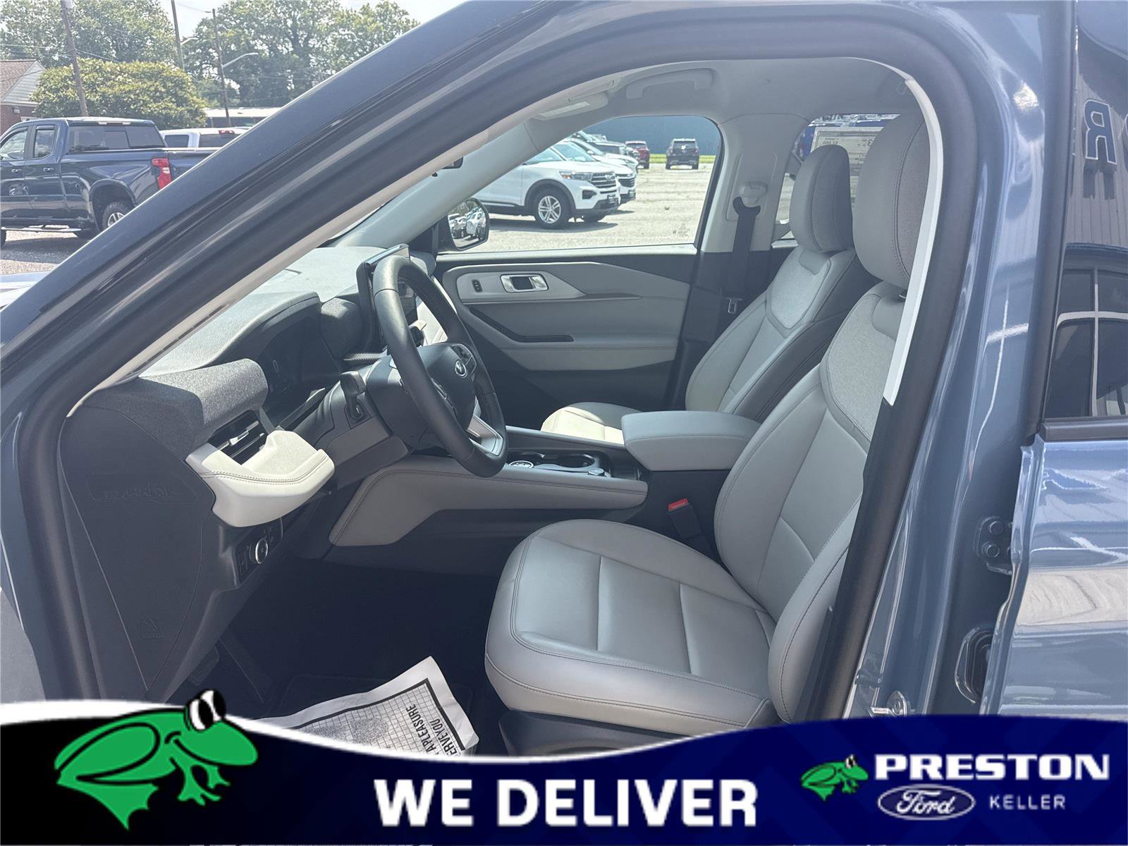 New 2025 Ford Explorer Active w/ Active Comfort Package image 13