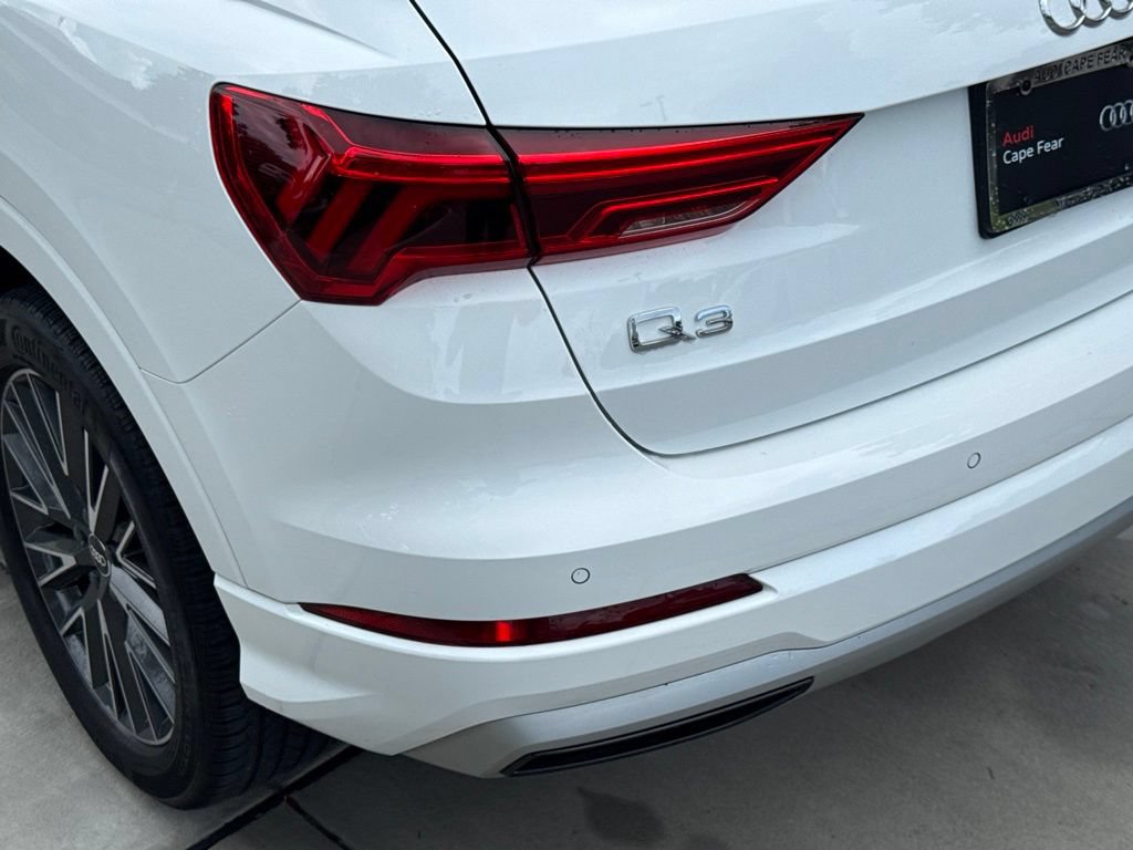 Used 2022 Audi Q3 2.0T Premium AWD/4WD image 11