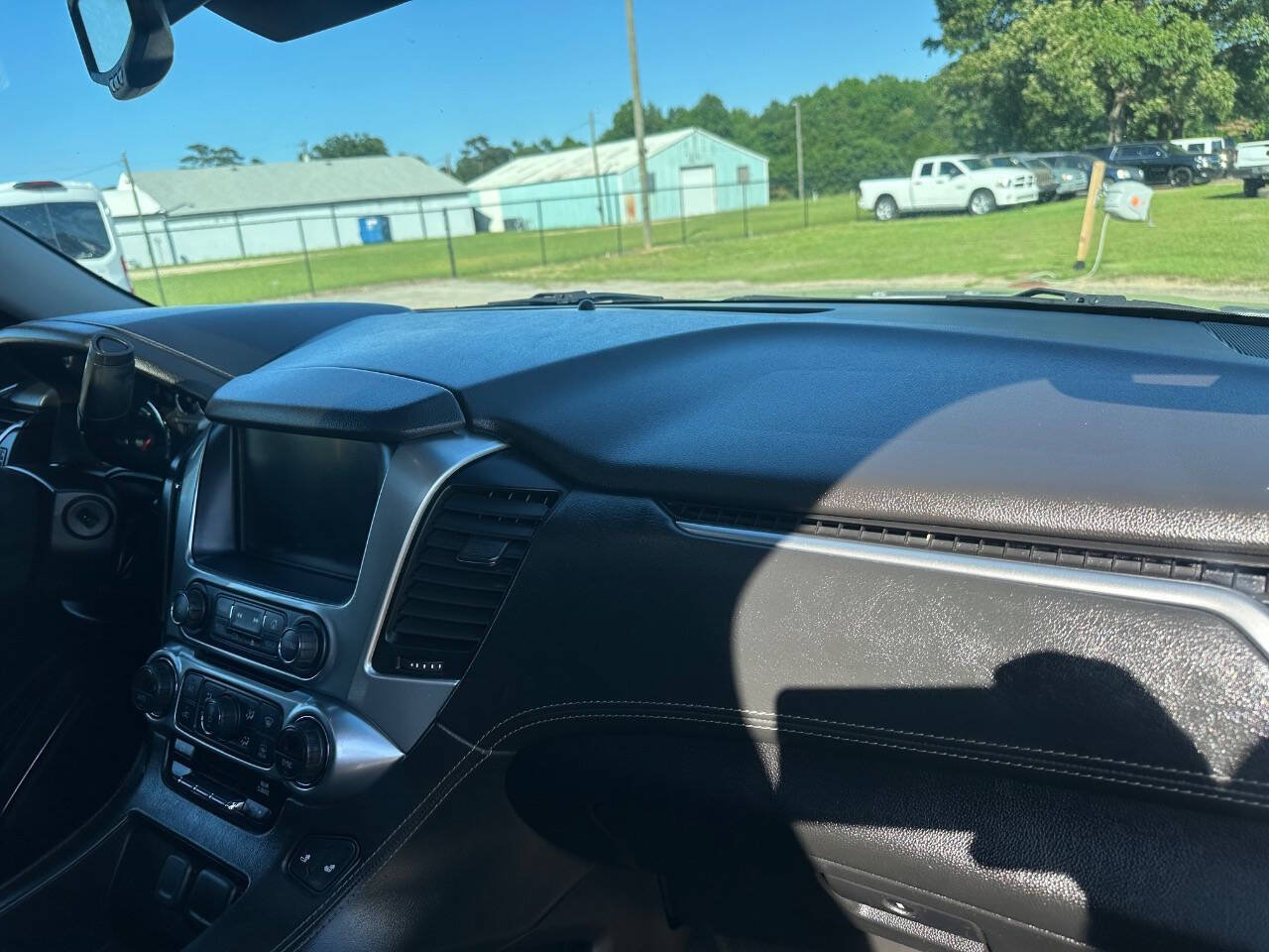Used 2018 Chevrolet Suburban LT AWD/4WD image 27