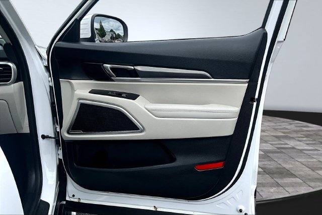 Certified 2023 Kia Telluride S w/ S Sunroof Package AWD/4WD image 28