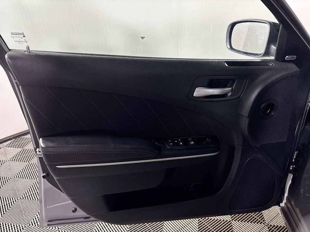 Used 2023 Dodge Charger SXT image 10