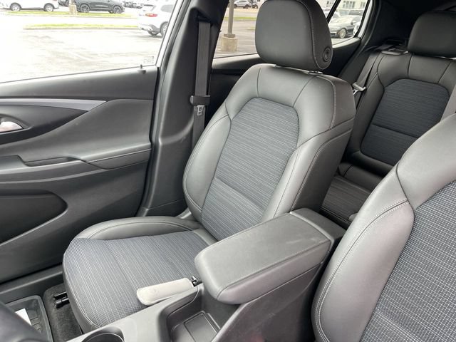 Used 2024 Buick Envista Sport Touring w/ Convenience I Package FWD image 23
