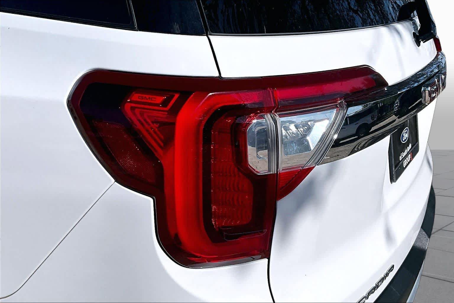 Used 2022 GMC Acadia SLE FWD image 28