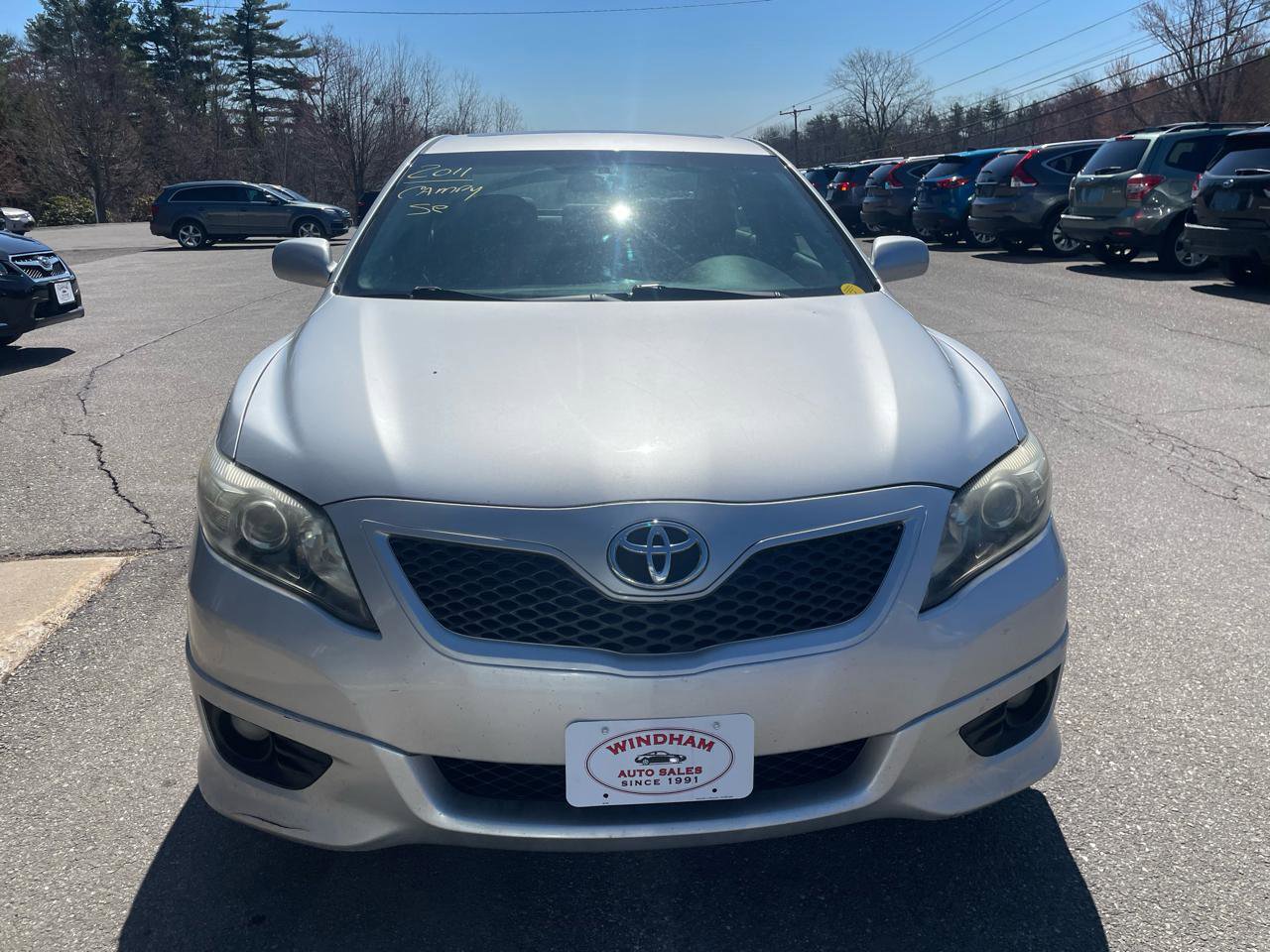 Used 2011 Toyota Camry SE w/ SE Extra-Value Pkg #1 FWD image 2