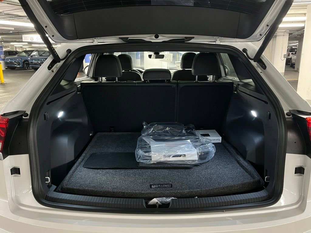 New 2026 Volkswagen Atlas Cross Sport SE AWD/4WD image 39