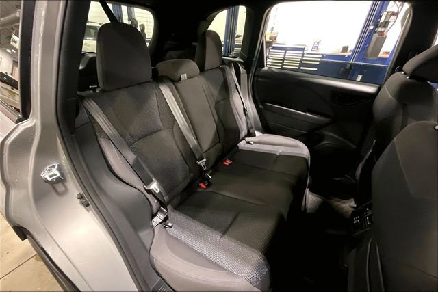 Used 2025 Subaru Forester Premium image 27