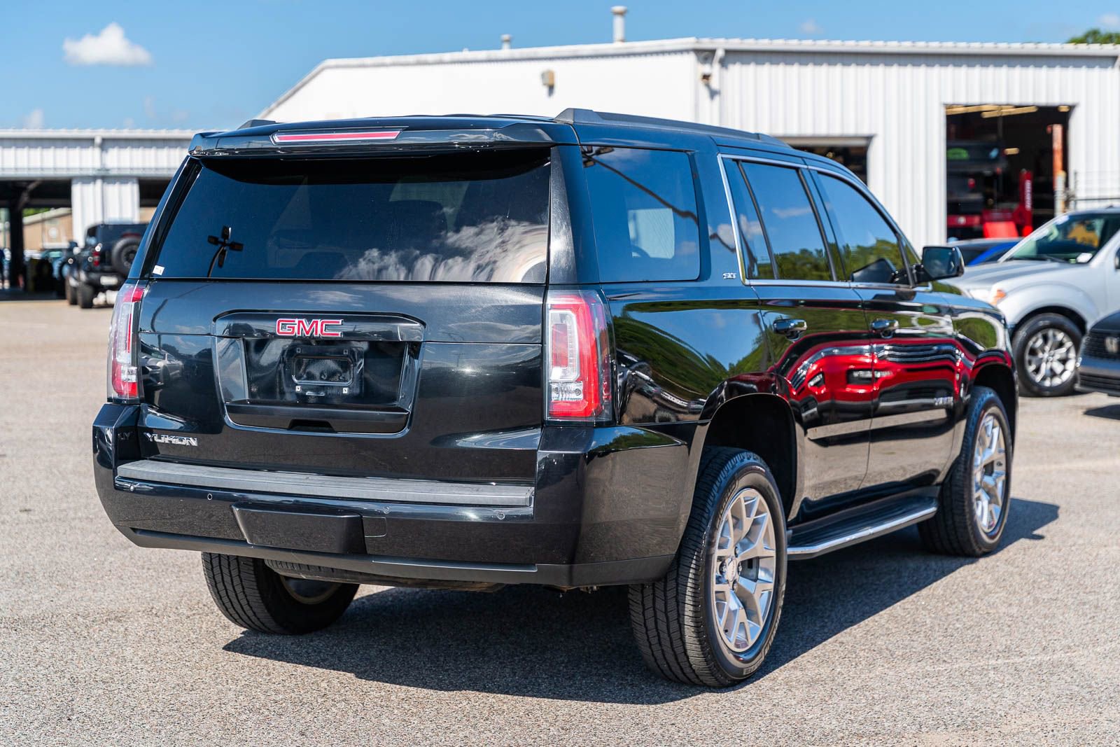 Used 2017 GMC Yukon SLT w/ Open Road Package RWD image 7