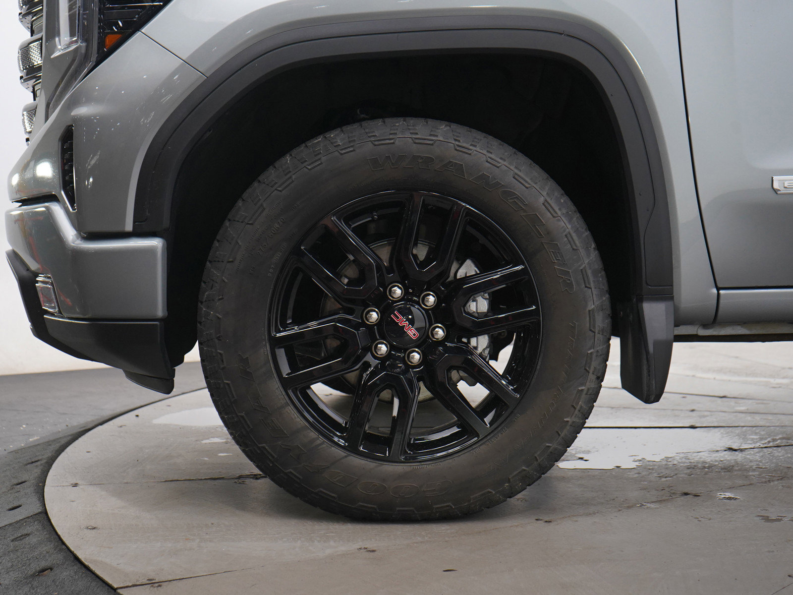 Used 2025 GMC Sierra 1500 Elevation w/ X31 Off-Road Package AWD/4WD image 29