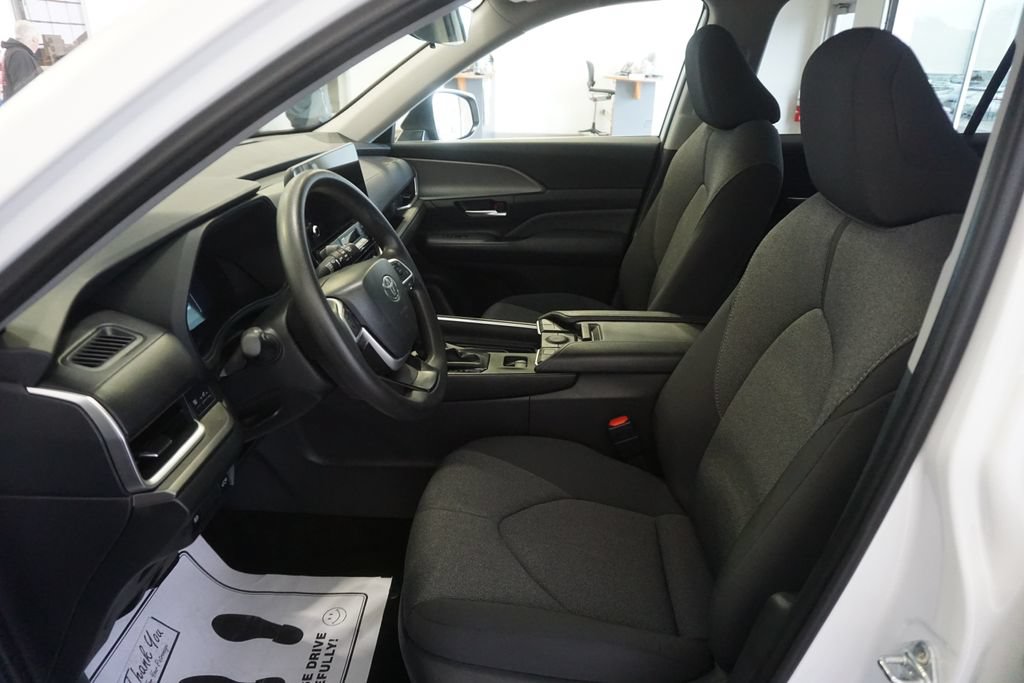 Certified 2025 Toyota Grand Highlander FWD image 19