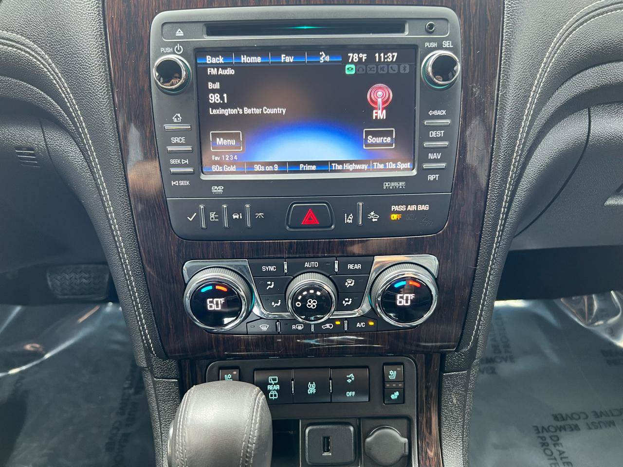 Used 2015 Chevrolet Traverse LTZ w/ LPO, 'HIT The Road' Package AWD/4WD image 21