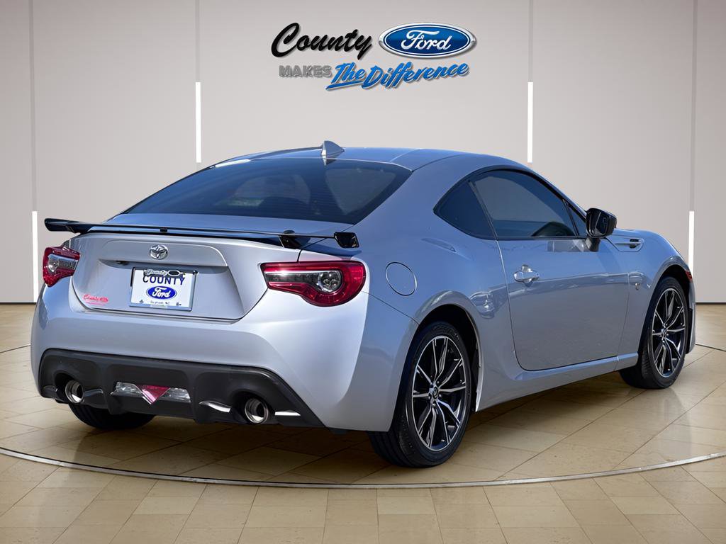 Used 2018 Toyota 86 image 24