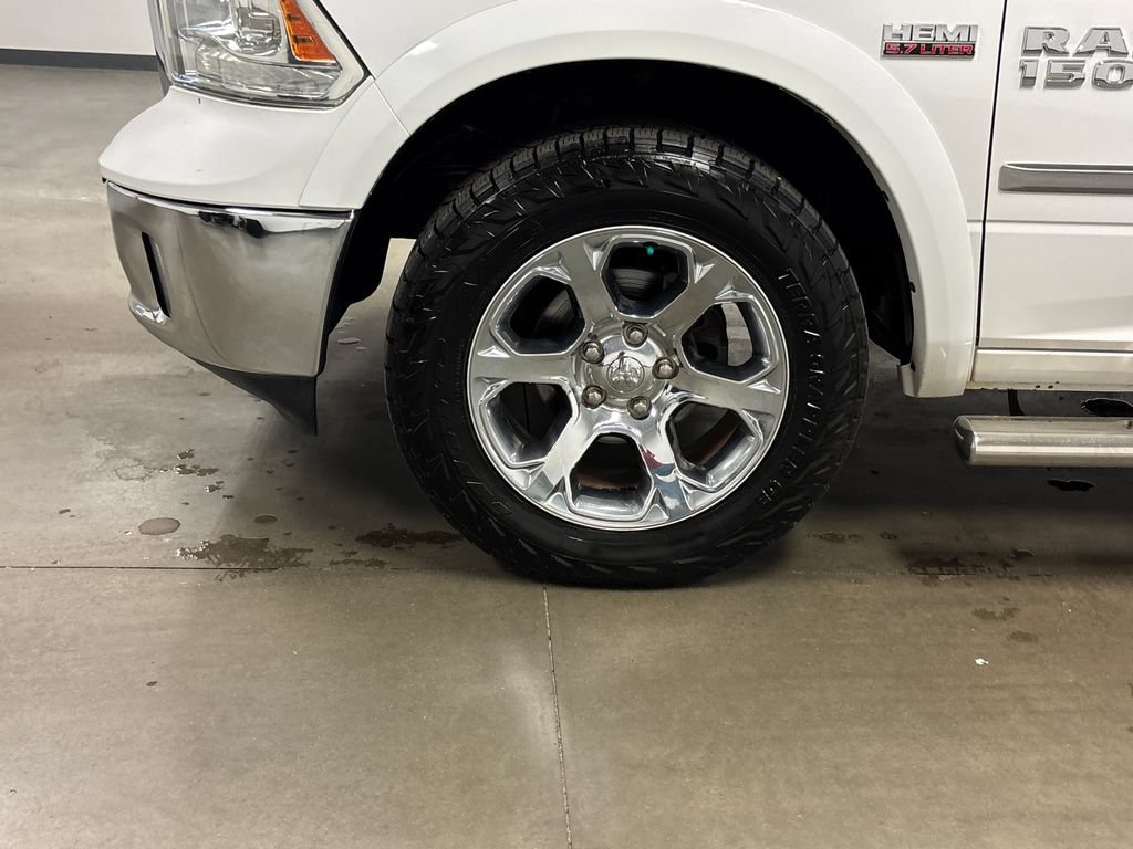 Used 2015 RAM 1500 Laramie w/ Convenience Group AWD/4WD image 9
