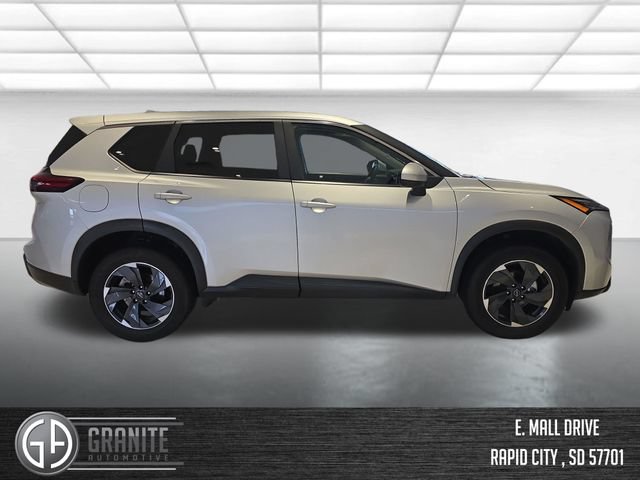 Used 2024 Nissan Rogue SV AWD/4WD image 6