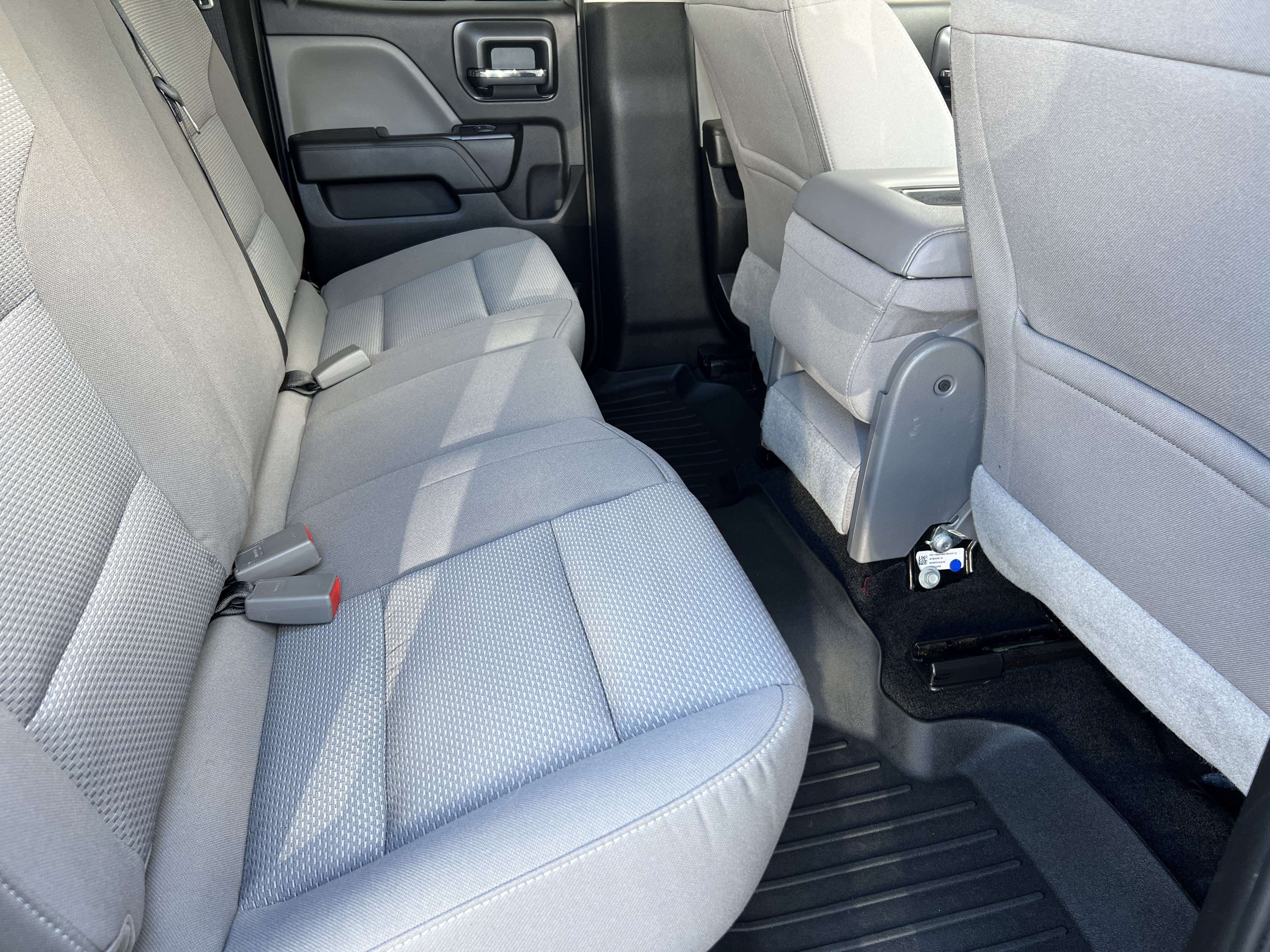 Used 2018 Chevrolet Silverado 1500 Custom w/ LPO, Black Pack AWD/4WD image 17