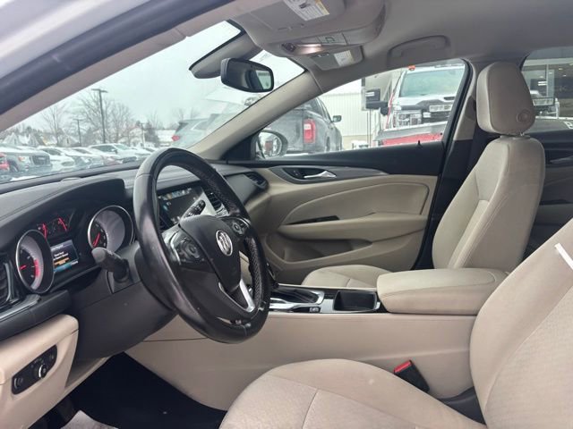 Used 2018 Buick Regal Preferred w/ Sights and Sounds Package image 10