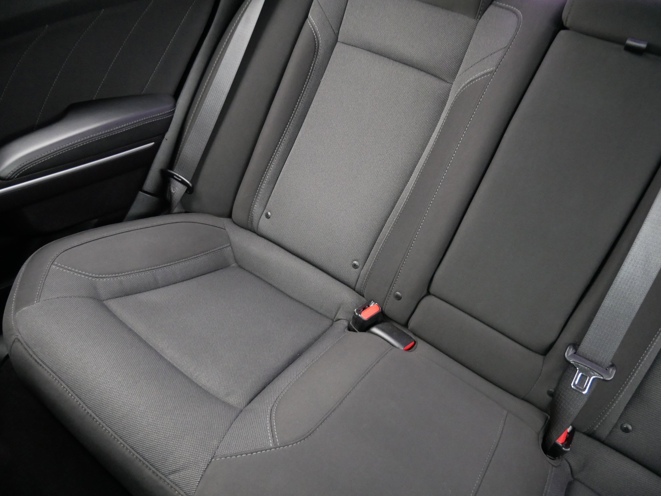 Used 2019 Dodge Charger SXT image 12