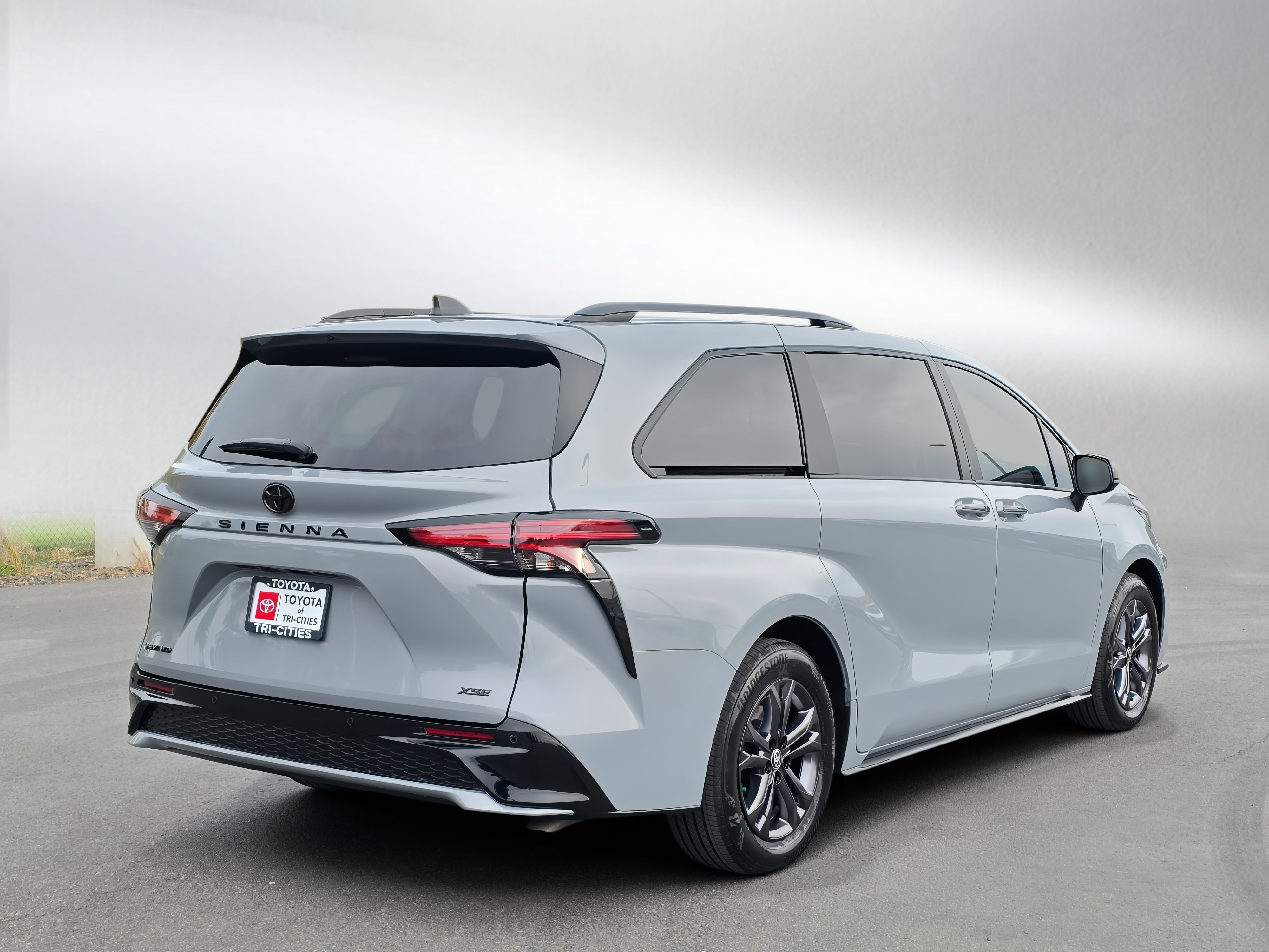 Certified 2026 Toyota Sienna XSE AWD/4WD image 5