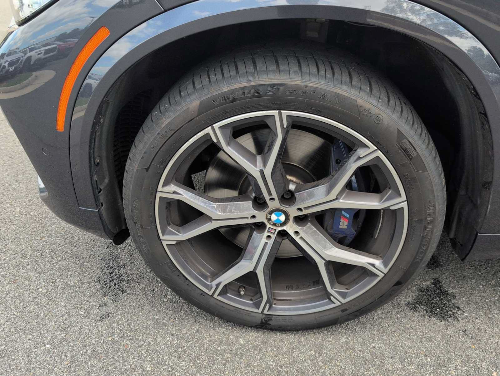 Used 2019 BMW X5 xDrive50i w/ M Sport Package AWD/4WD image 14