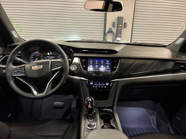 Used 2025 Cadillac XT6 Premium Luxury FWD image 44