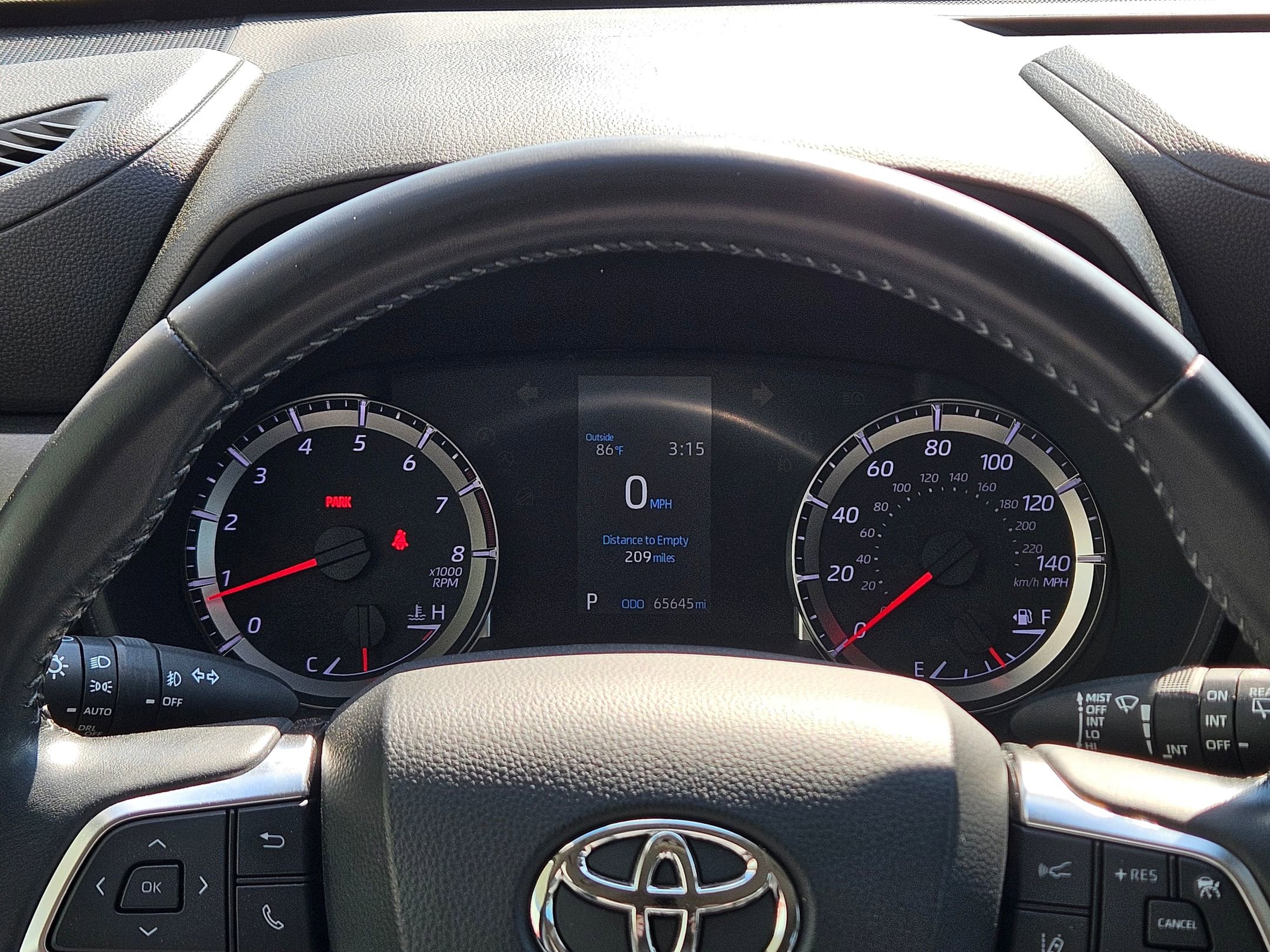 Used 2020 Toyota Highlander LE image 16