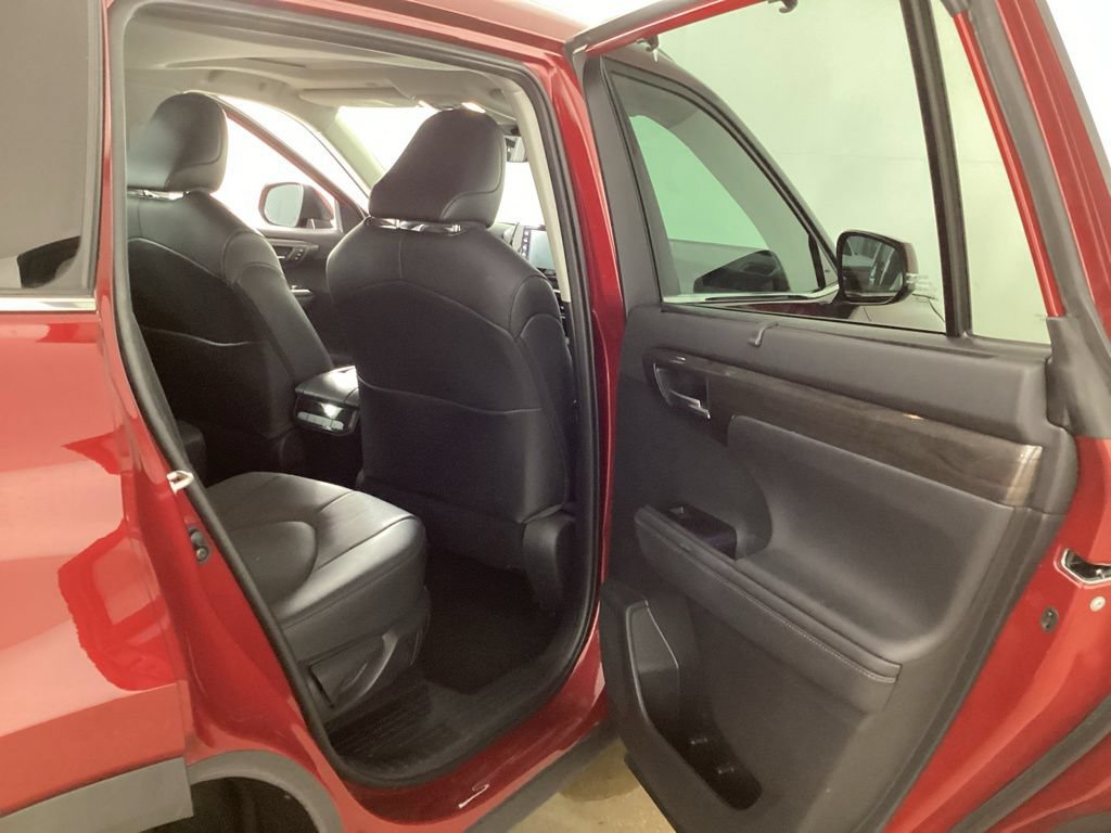 Used 2020 Toyota Highlander Limited AWD/4WD image 19