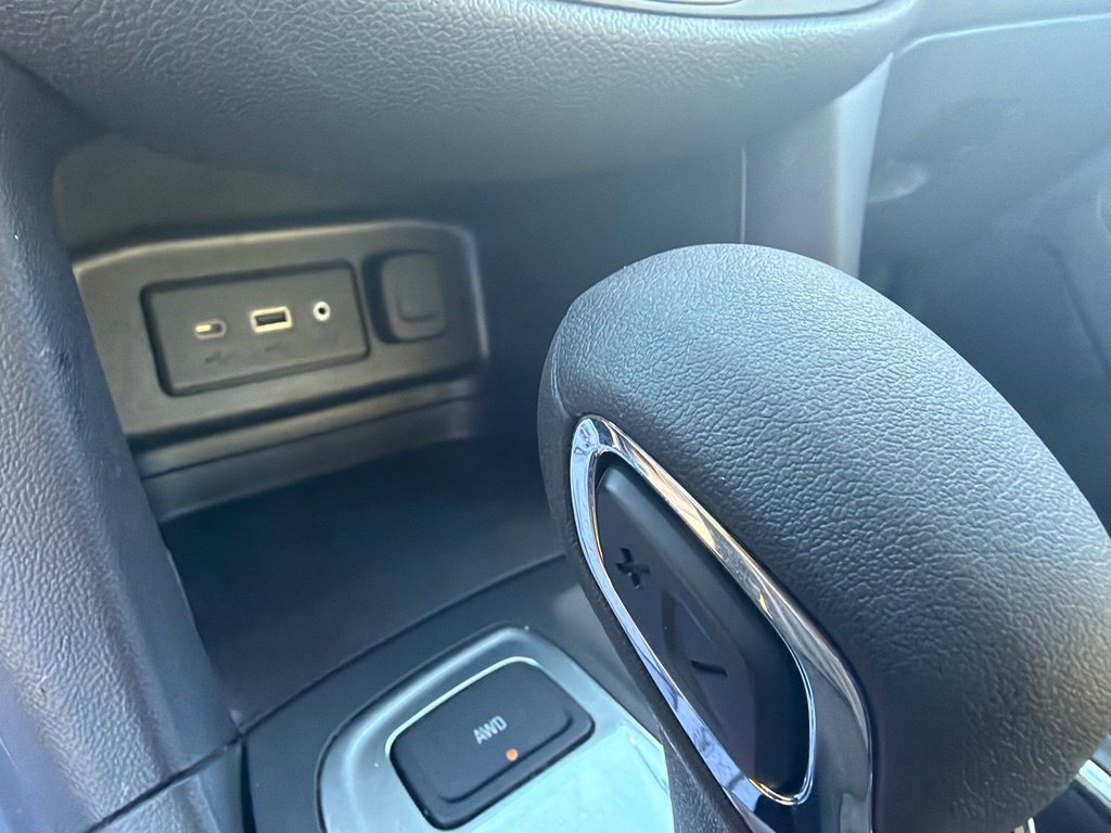 Used 2020 Chevrolet Equinox LT AWD/4WD image 22