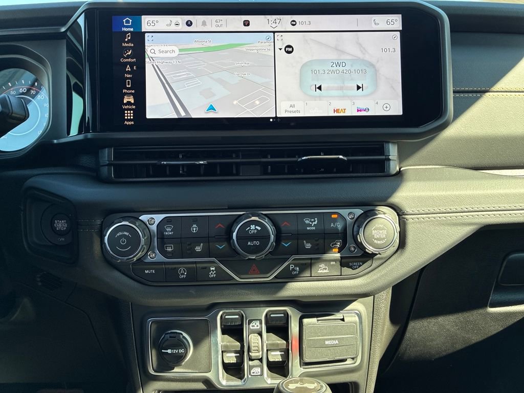 New 2025 Jeep Wrangler Sahara image 18