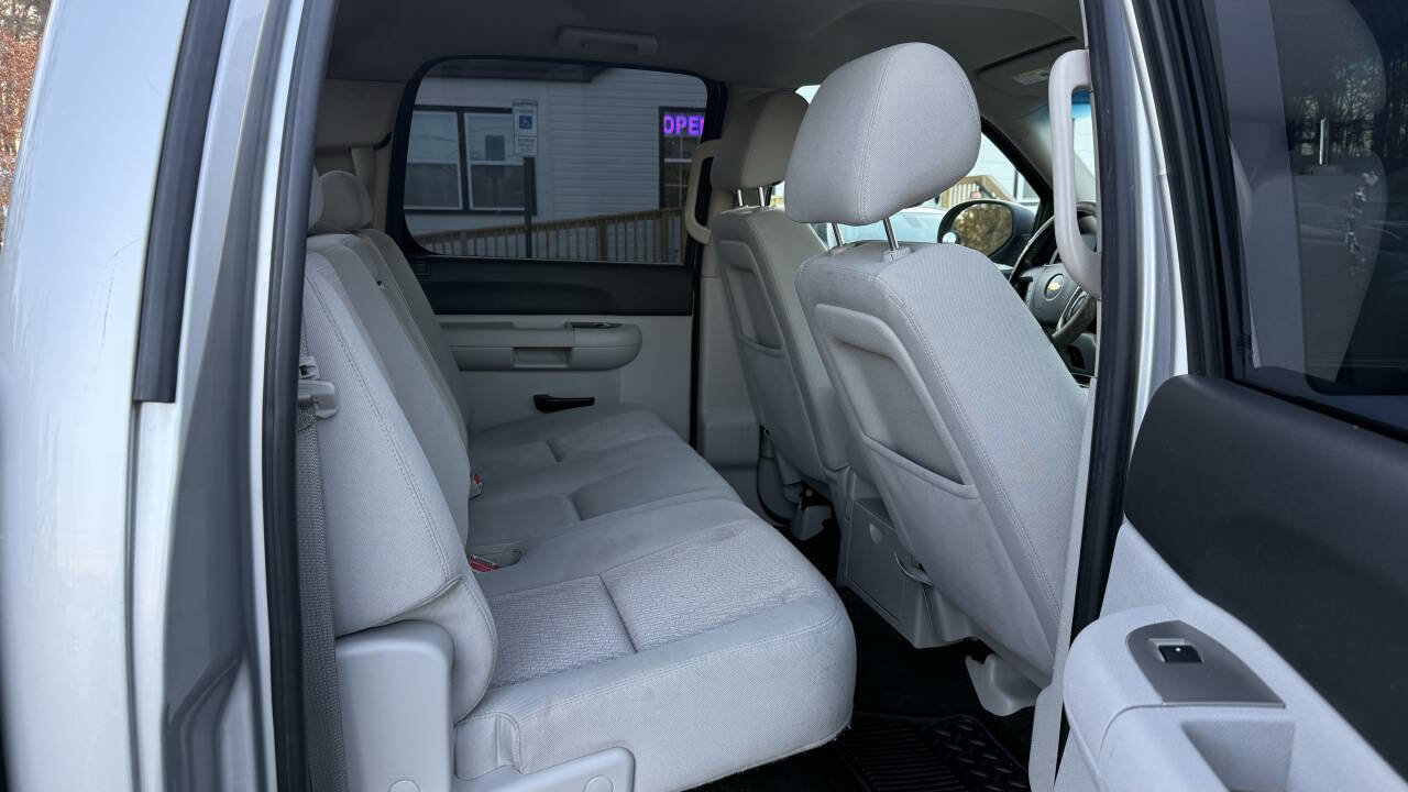 Used 2011 Chevrolet Silverado 1500 LT w/ All-Star Edition image 16