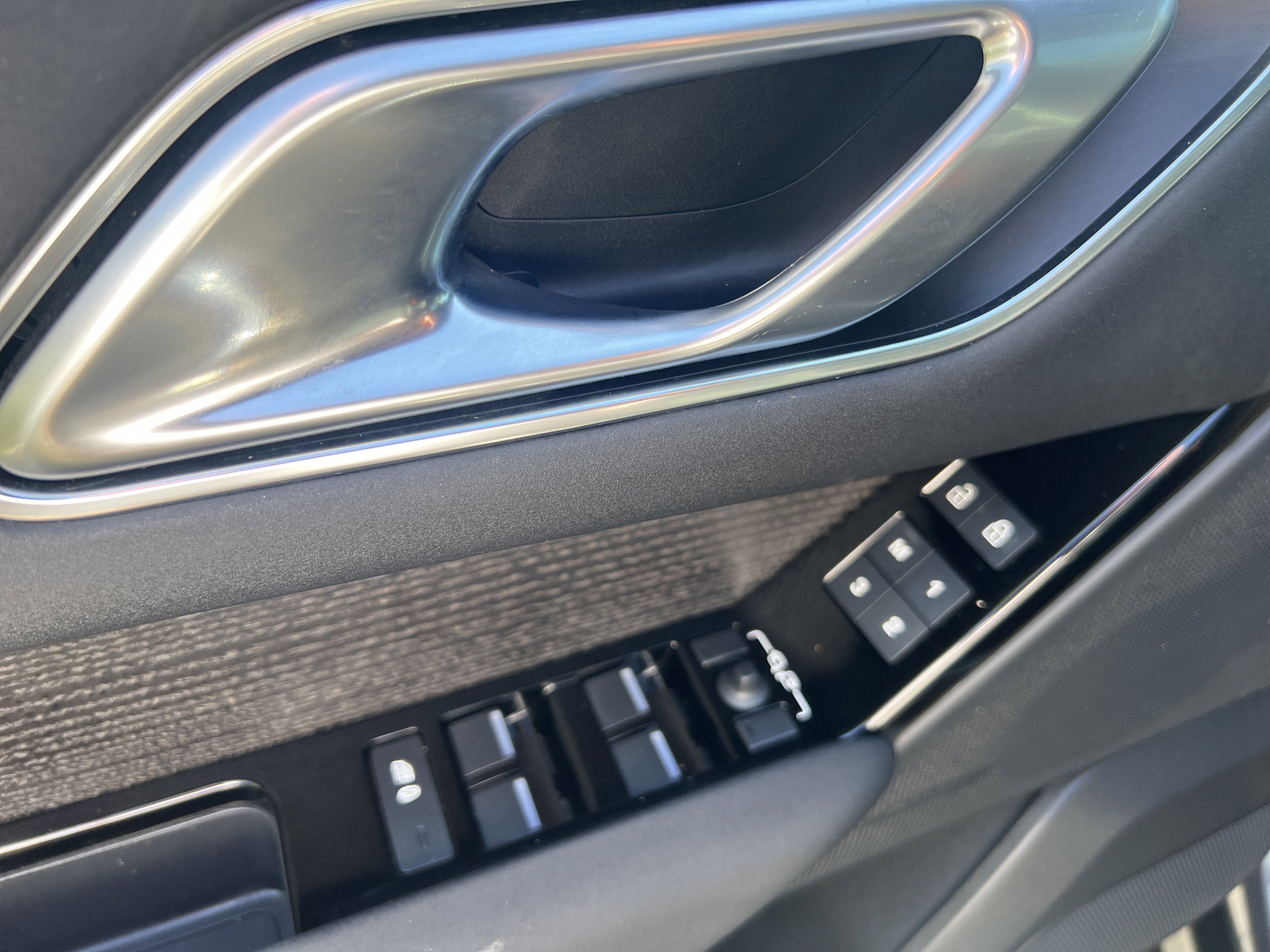 Certified 2024 Land Rover Range Rover Velar Dynamic SE image 26