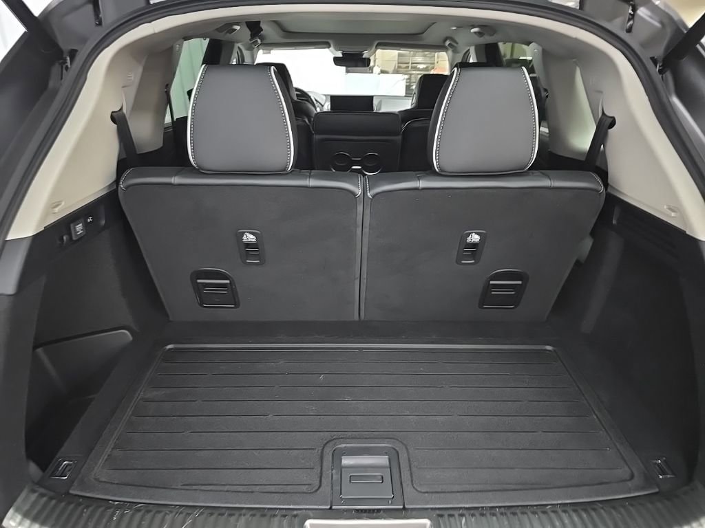 Used 2023 Acura MDX SH-AWD w/ Advance Package image 12