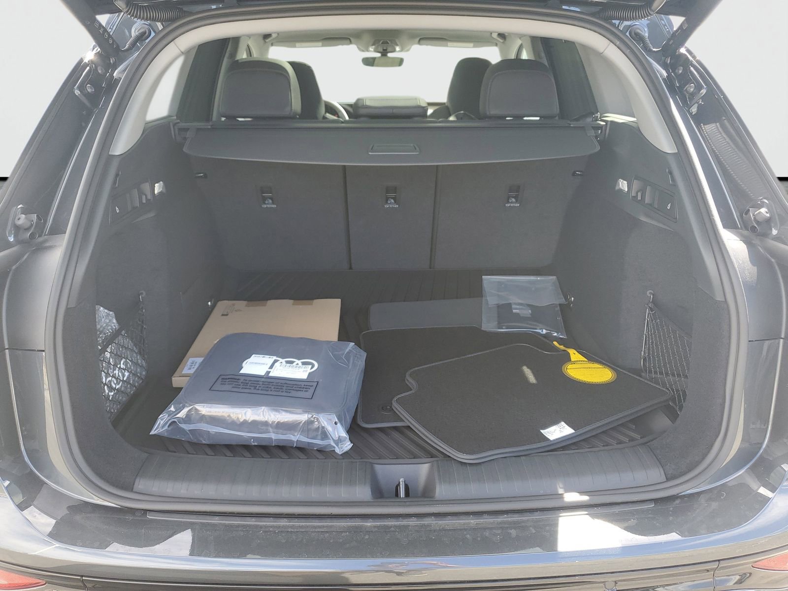 New 2025 Audi Q6 e-tron Premium Plus AWD/4WD image 9