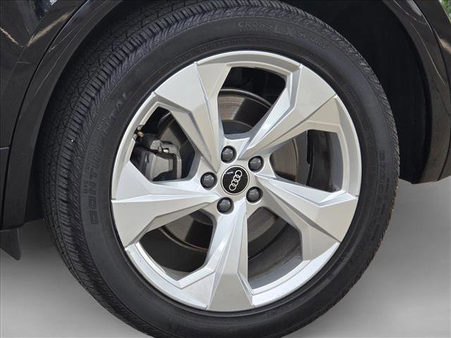 Certified 2023 Audi Q5 2.0T Premium w/ Convenience Package AWD/4WD image 9