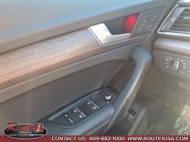 Used 2021 Audi Q5 e Premium Plus w/ Premium Plus Package AWD/4WD image 28
