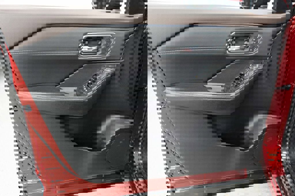 Used 2023 Nissan Rogue Platinum w/ Platinum Premium Package image 16