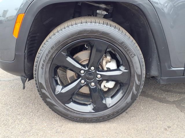 Used 2023 Jeep Grand Cherokee Limited w/ Black Appearance Package AWD/4WD image 9
