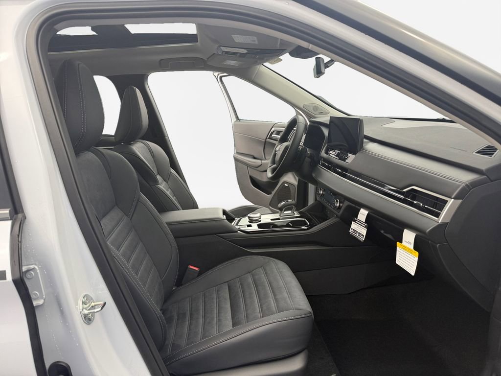 New 2026 Mitsubishi Outlander AWD image 26