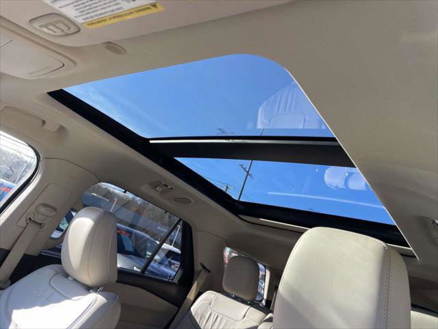 Used 2020 Ford Explorer Platinum w/ Premium Technology Package image 19